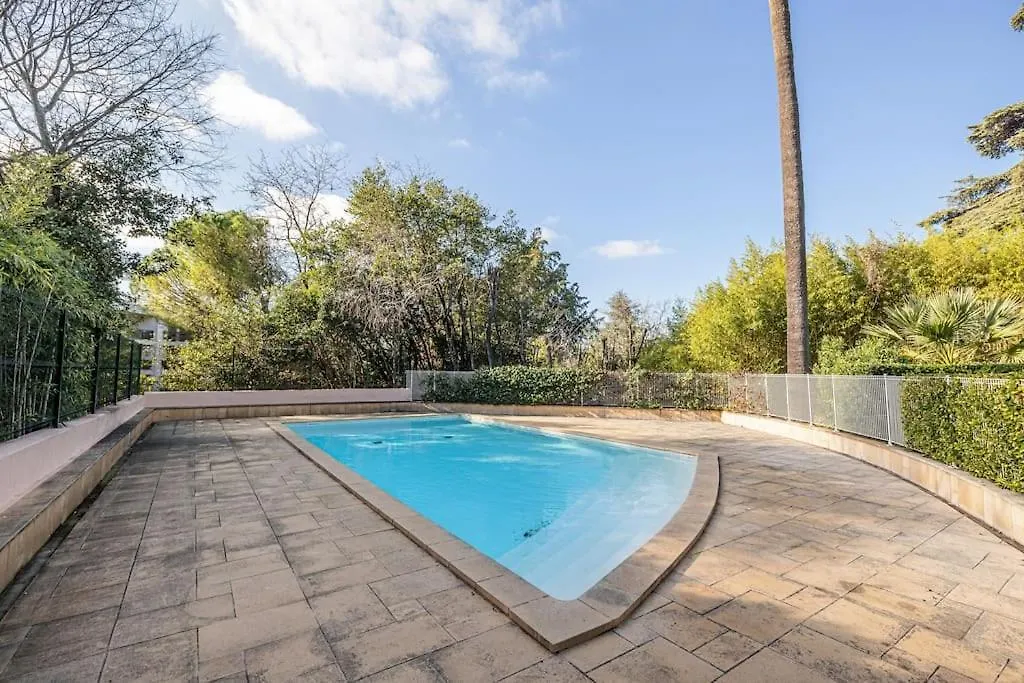 Апартаменты Cannes Elegant And Chic 2 Bedroom Apt With Pool Франция
