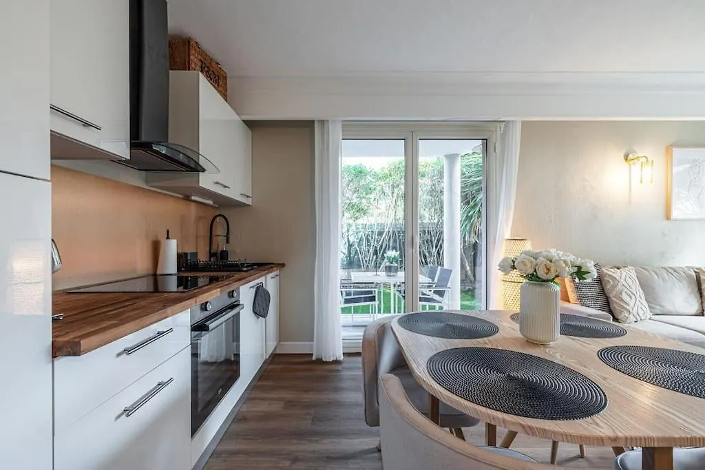 Cannes Elegant And Chic 2 Bedroom Apt With Pool 0*,