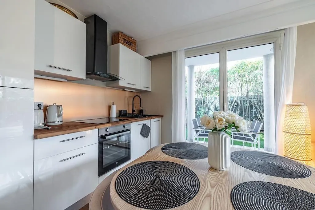 Апартаменты Cannes Elegant And Chic 2 Bedroom Apt With Pool
