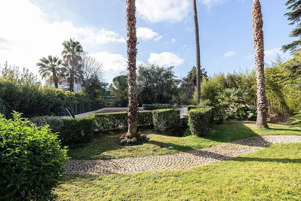 Cannes Elegant And Chic 2 Bedroom Apt With Pool