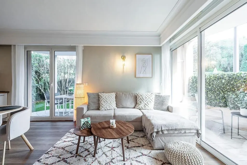 Cannes Elegant And Chic 2 Bedroom Apt With Pool Апартаменты