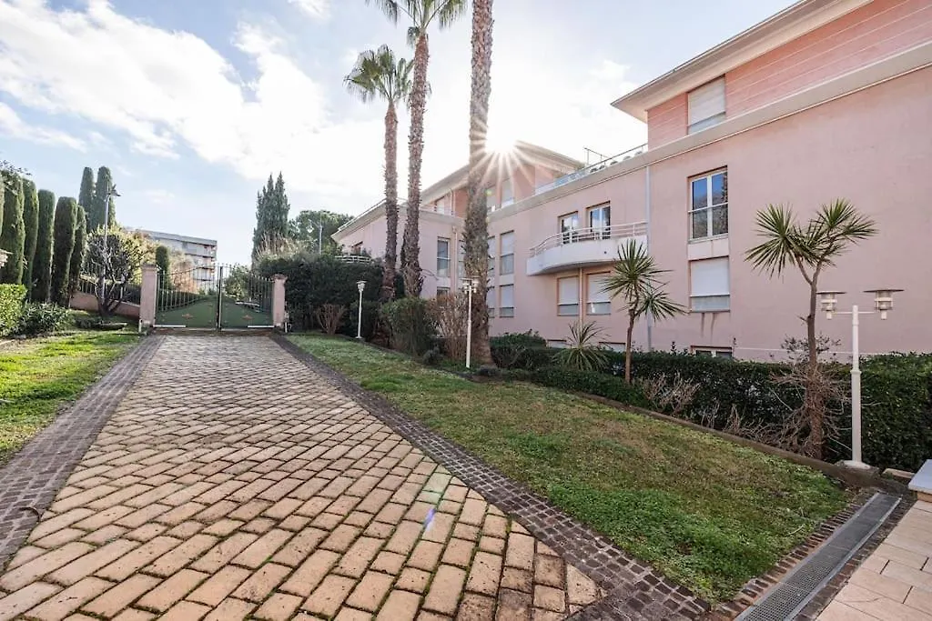 Cannes Elegant And Chic 2 Bedroom Apt With Pool